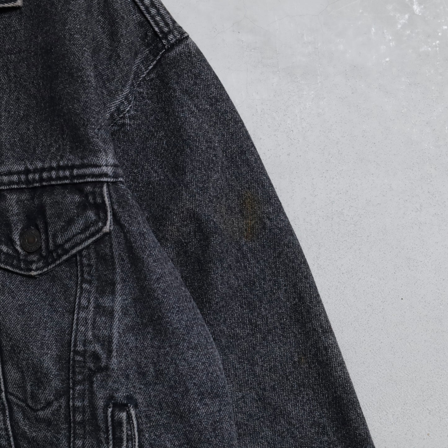 LEVI'S 70507-4858 YARN-DYED BLACK DENIM JACKET (SMALL/GOOD CONDITION)
