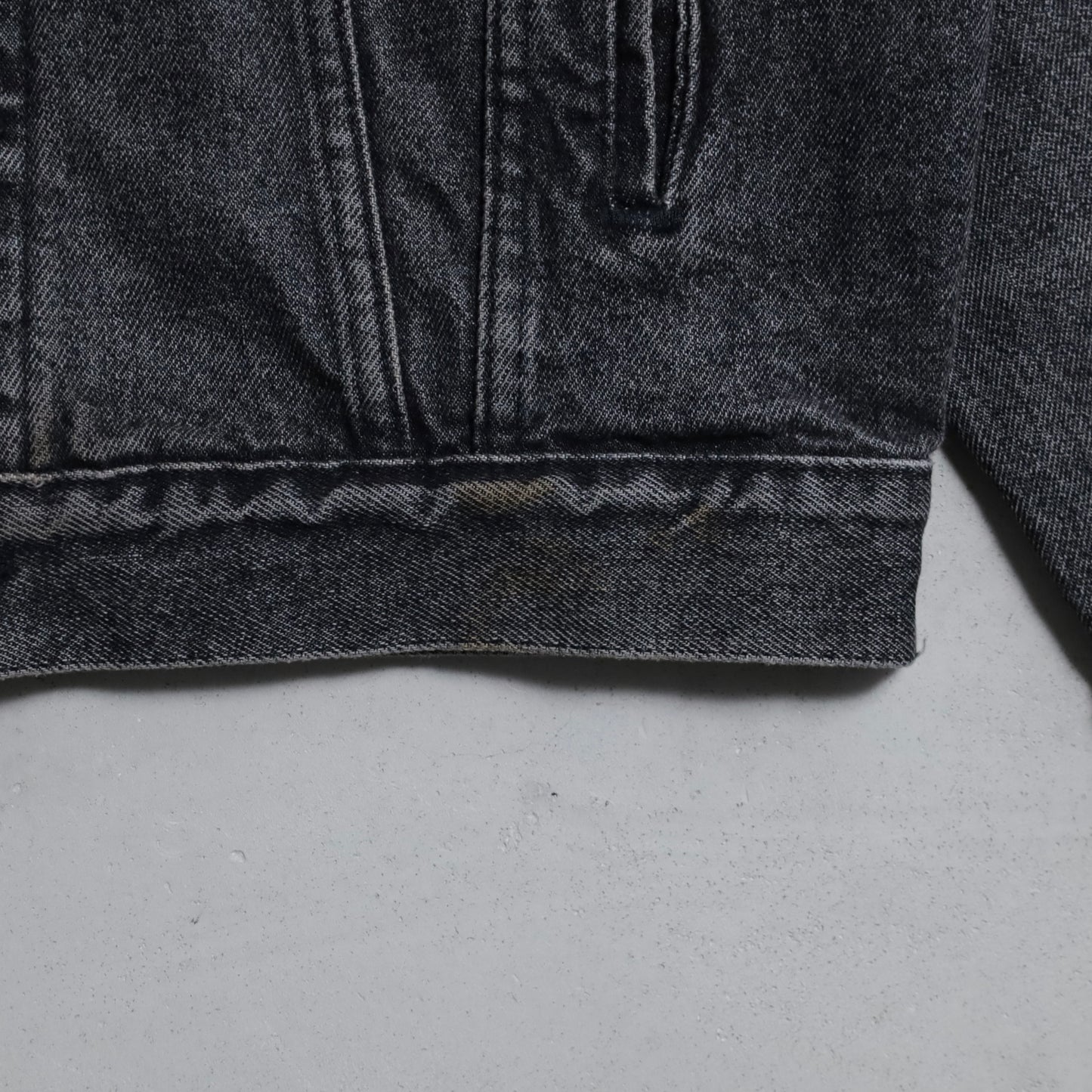 LEVI'S 70507-4858 YARN-DYED BLACK DENIM JACKET (SMALL/GOOD CONDITION)