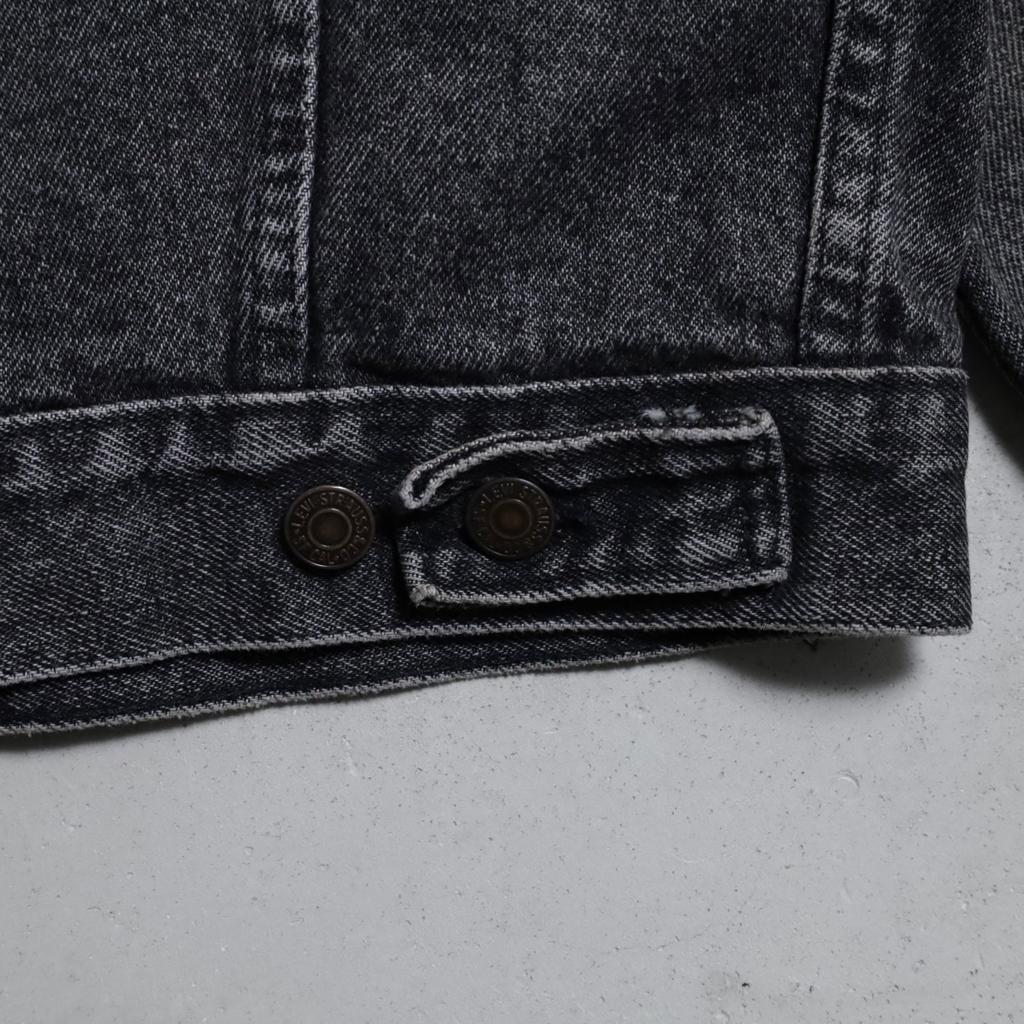 LEVI'S 70507-4858 YARN-DYED BLACK DENIM JACKET (SMALL/GOOD CONDITION)