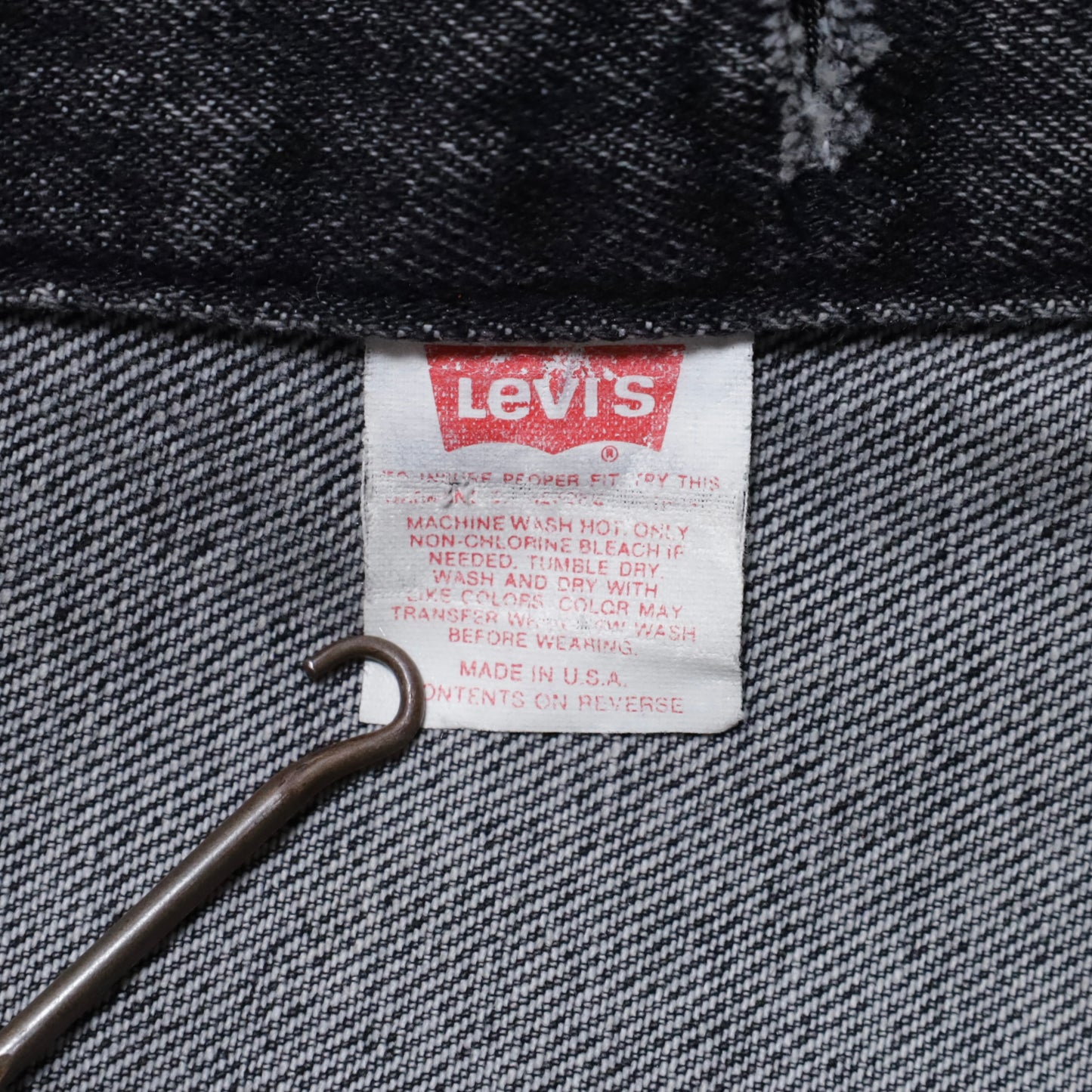 LEVI'S 70507-4858 YARN-DYED BLACK DENIM JACKET (SMALL/GOOD CONDITION)