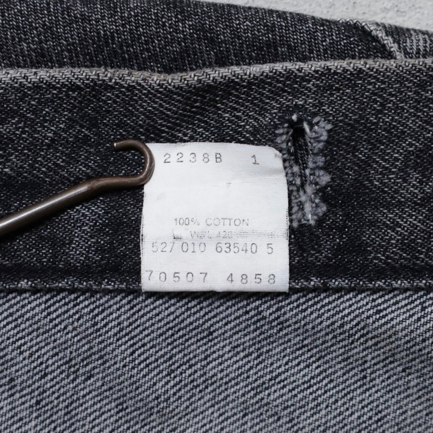 LEVI'S 70507-4858 YARN-DYED BLACK DENIM JACKET (SMALL/GOOD CONDITION)