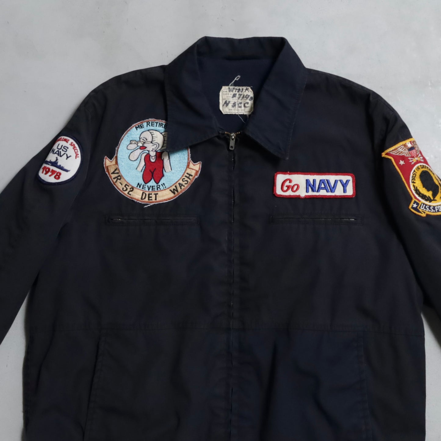 U.S.NAVY DARK BLUE UTILITY JACKET WITH PATCH (SIZE 44S/GOOD CONDITION)