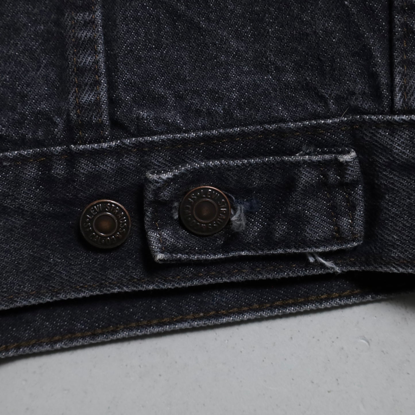 LEVI'S 70506-0259 BLACK DENIM JACKET (SIZE 40/GOOD CONDITION)