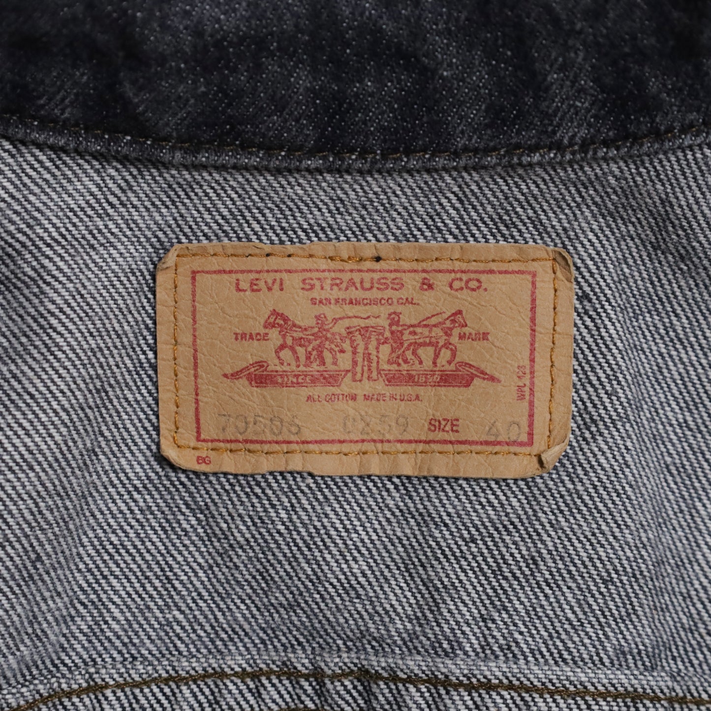 LEVI'S 70506-0259 BLACK DENIM JACKET (SIZE 40/GOOD CONDITION)