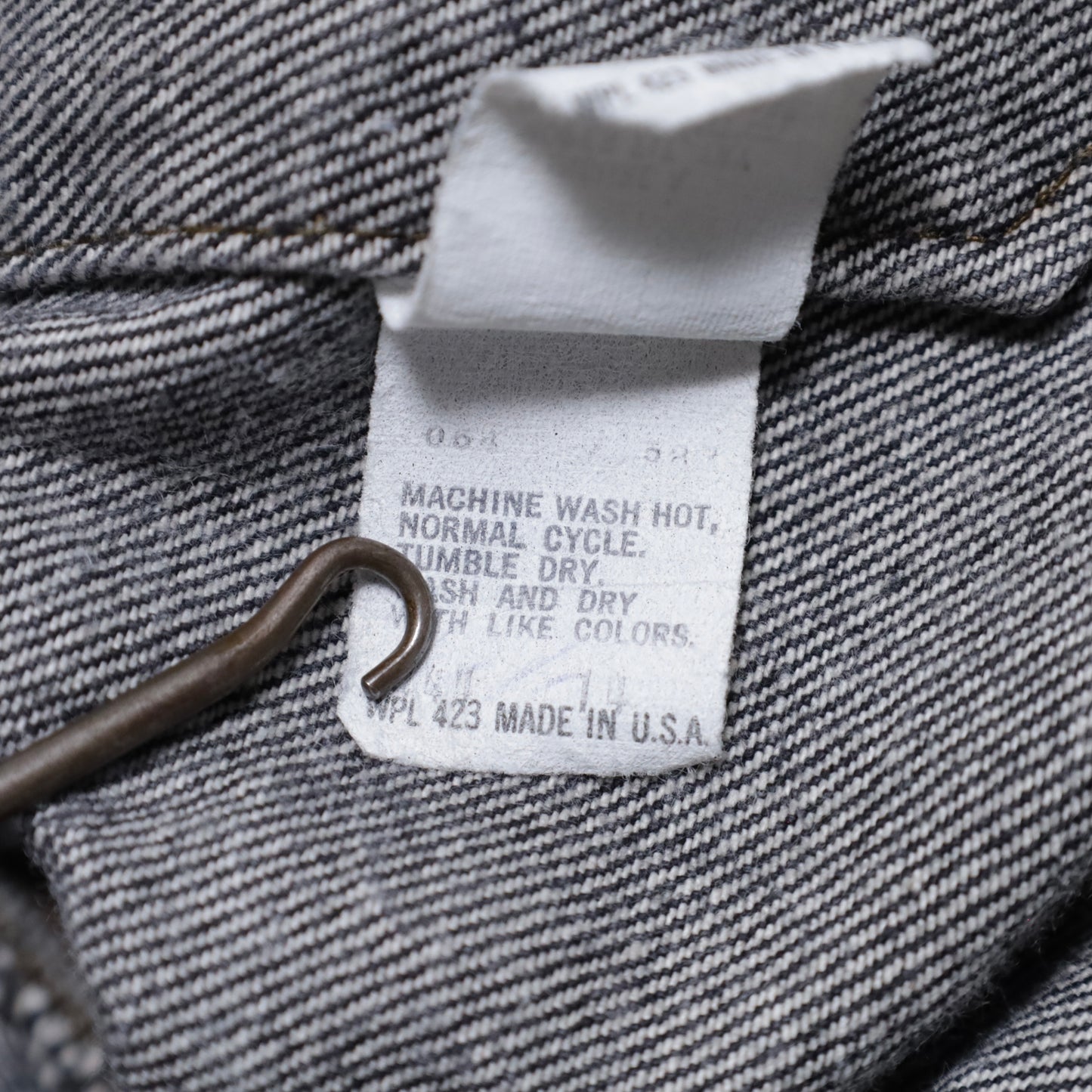 LEVI'S 70506-0259 BLACK DENIM JACKET (SIZE 40/GOOD CONDITION)