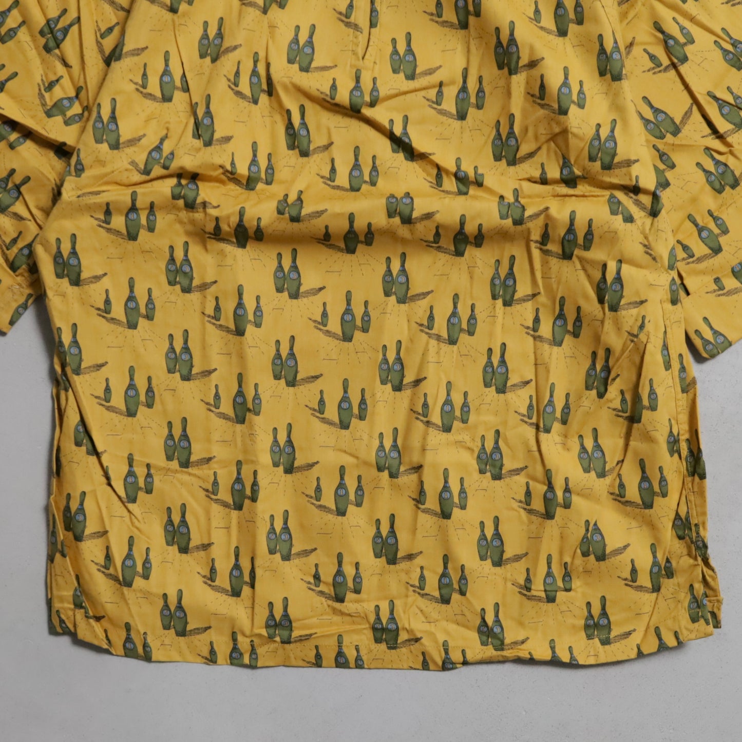 DEAD STOCK KERRYBROOKE BOWLING PATTERN S/S SHIRT (SIZE 18)