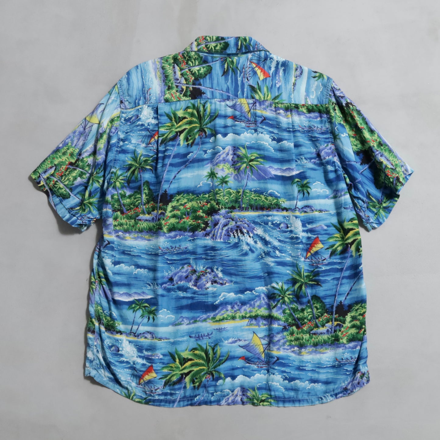 PENNEY'S RAYON HAWAIIAN SHIRT (MEDIUM/GOOD CONDITION)