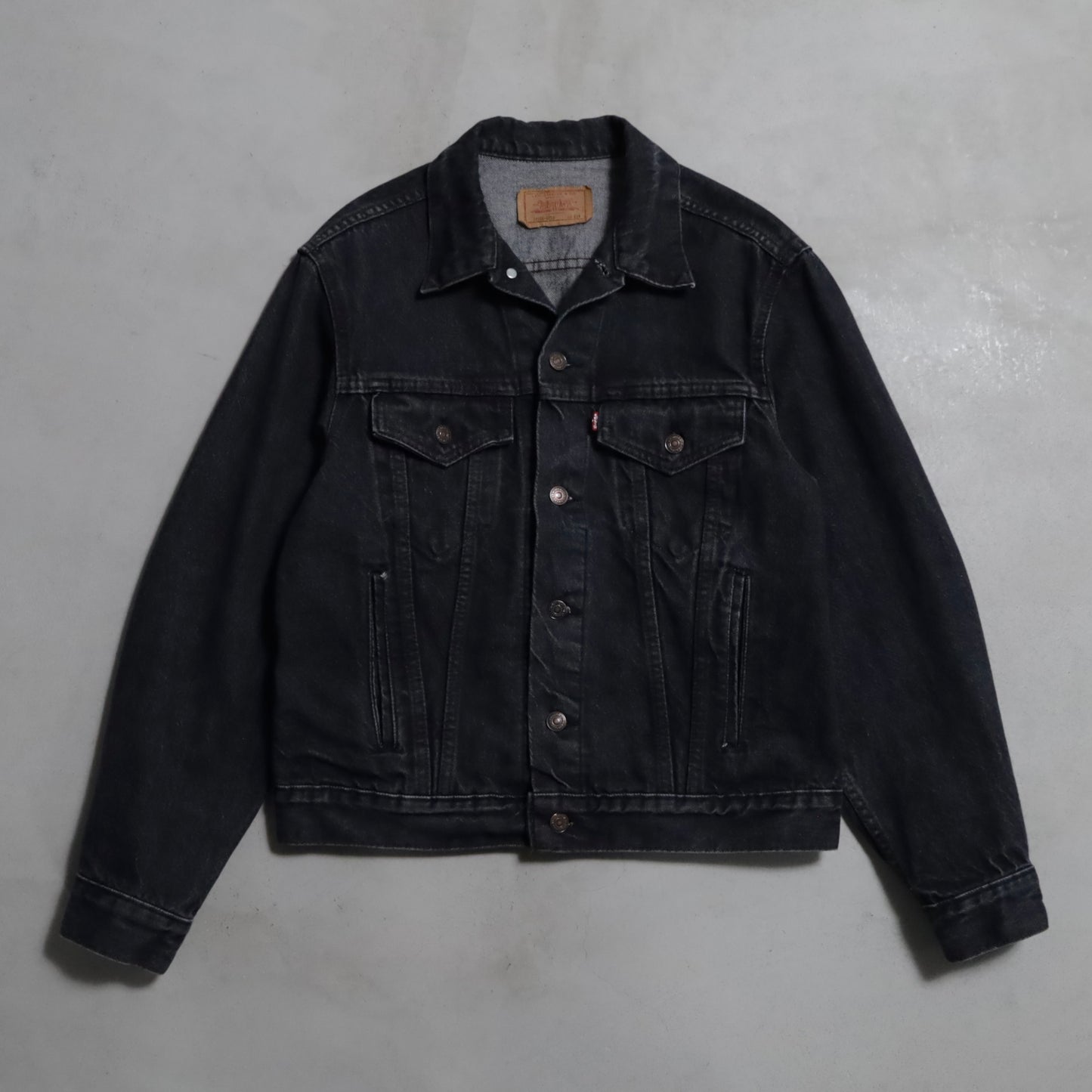 LEVI'S 70506-0259 BLACK DENIM JACKET (SIZE 42R/GOOD CONDITION)