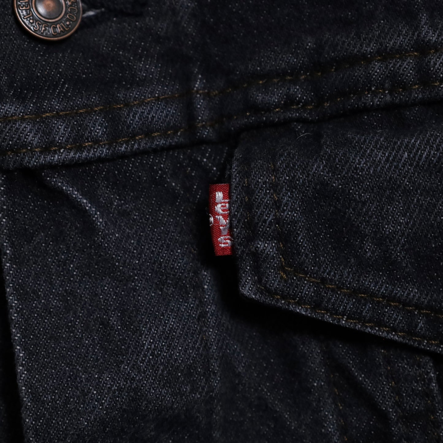 LEVI'S 70506-0259 BLACK DENIM JACKET (SIZE 42R/GOOD CONDITION)