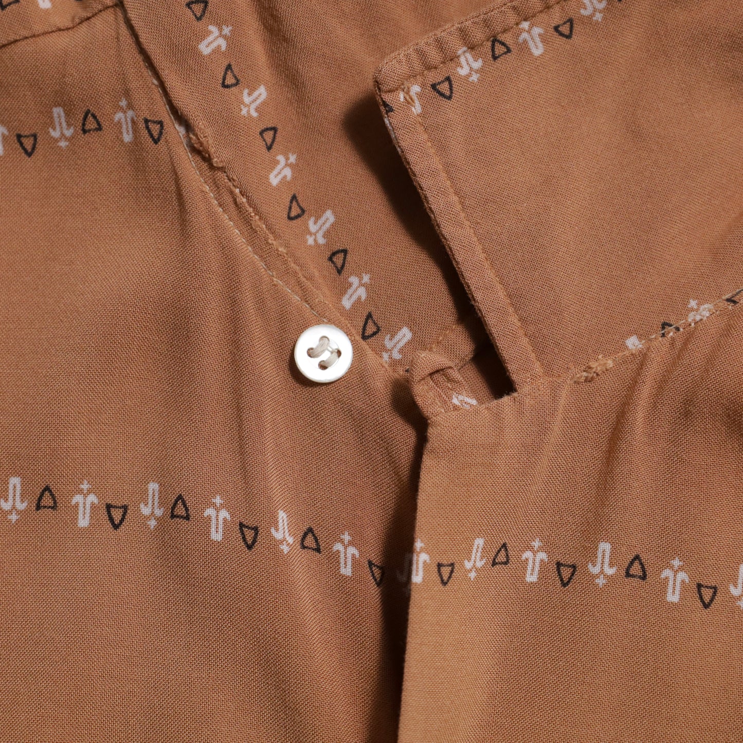 SANDY MAC DONALD ATOMIC PATTERN RAYON SHIRT (LARGE/GOOD CONDITION)