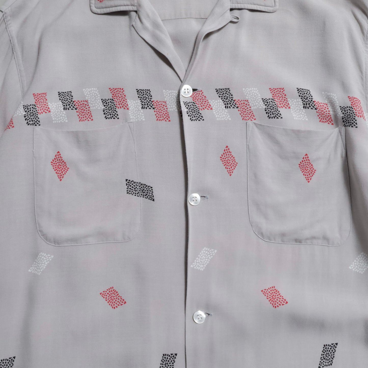 CAVALIER CASUALS ATOMIC PATTERN RAYON SHIRT (LARGE/GOOD CONDITION)