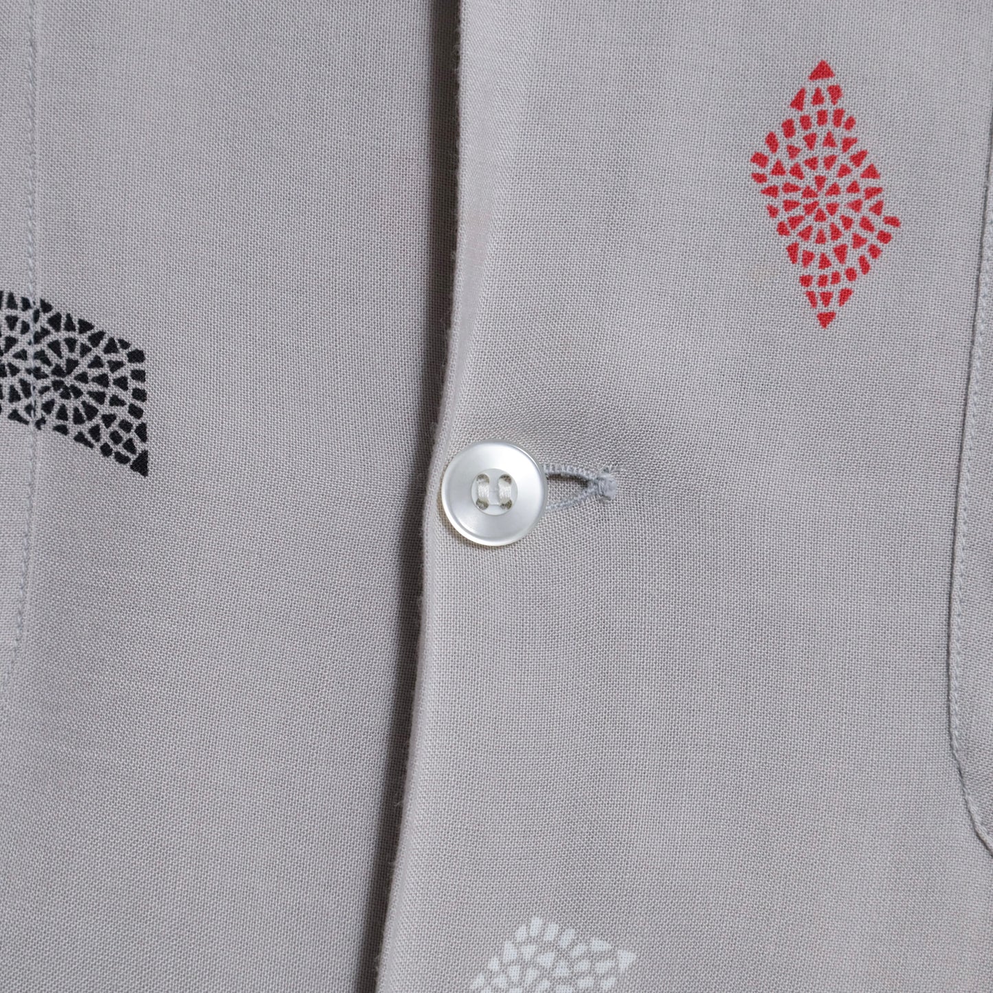 CAVALIER CASUALS ATOMIC PATTERN RAYON SHIRT (LARGE/GOOD CONDITION)