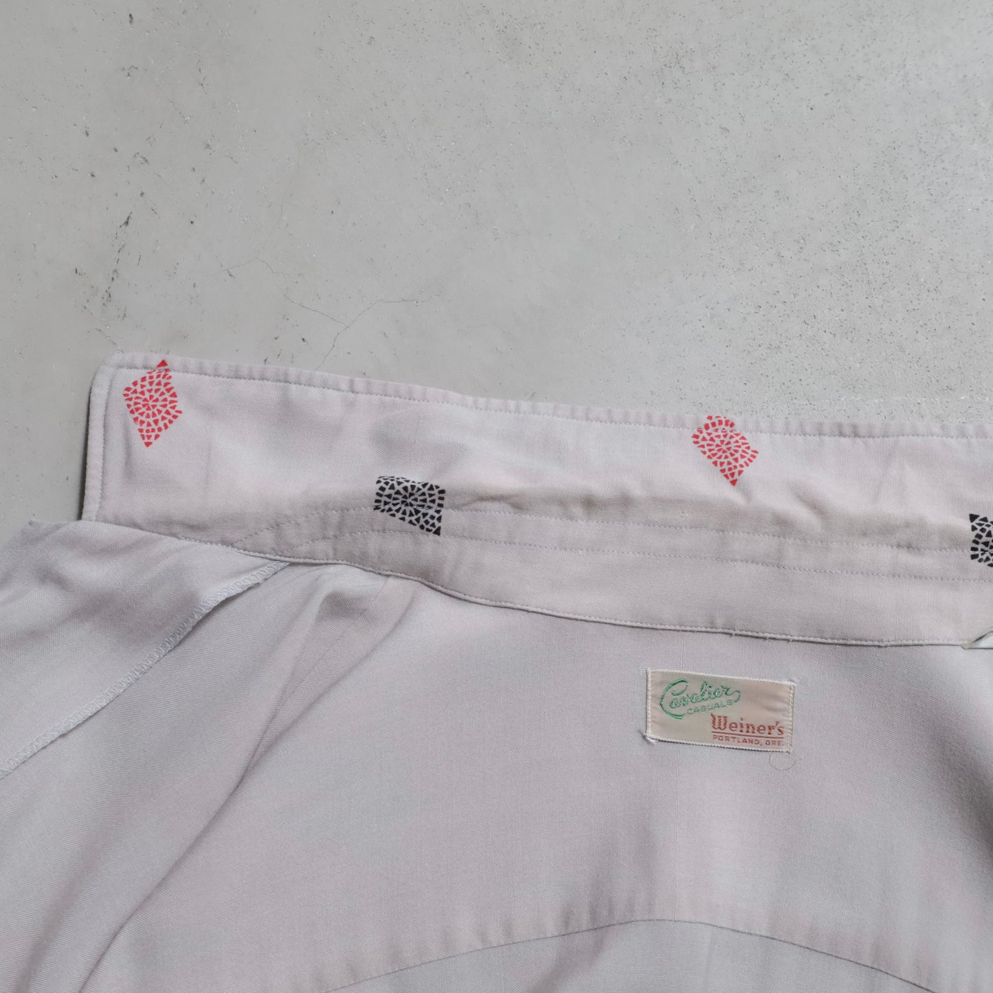 CAVALIER CASUALS ATOMIC PATTERN RAYON SHIRT (LARGE/GOOD CONDITION)