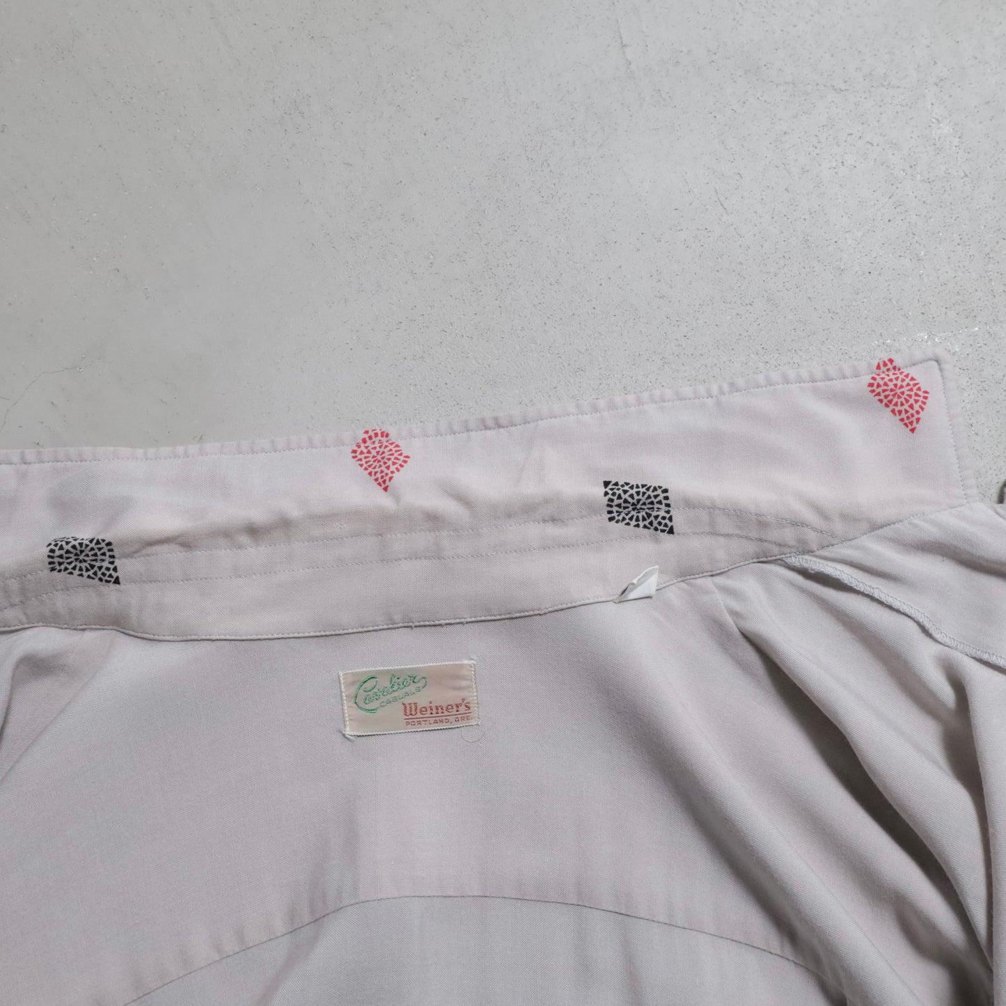 CAVALIER CASUALS ATOMIC PATTERN RAYON SHIRT (LARGE/GOOD CONDITION)