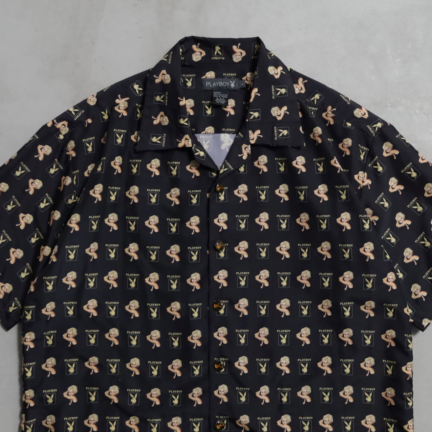 PLAYBOY ALL-OVER PATTERN S/S SHIRT (LARGE/MINT CONDITION)