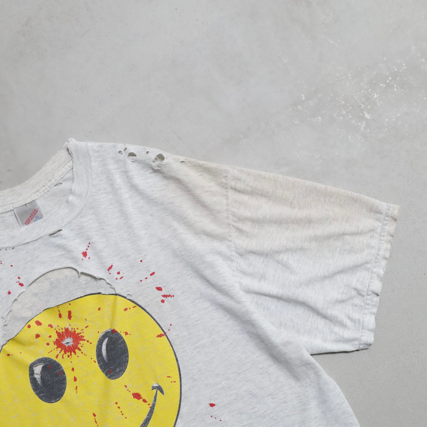 GUN SHOT SMILE FACE T-SHIRT (XLARGE/GOOD DAMAGE)
