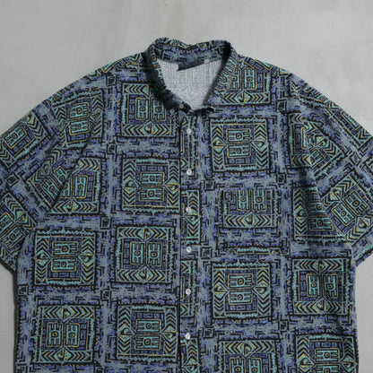 QUIKSILVER ALL-OVER PATTERN S/S B.D. SHIRT (XLARGE/GOOD CONDITION)