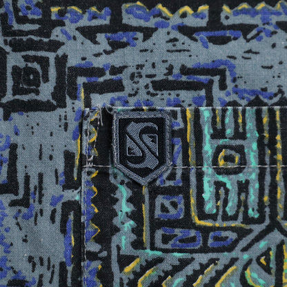 QUIKSILVER ALL-OVER PATTERN S/S B.D. SHIRT (XLARGE/GOOD CONDITION)