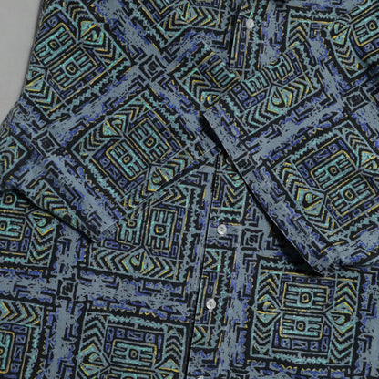 QUIKSILVER ALL-OVER PATTERN S/S B.D. SHIRT (XLARGE/GOOD CONDITION)