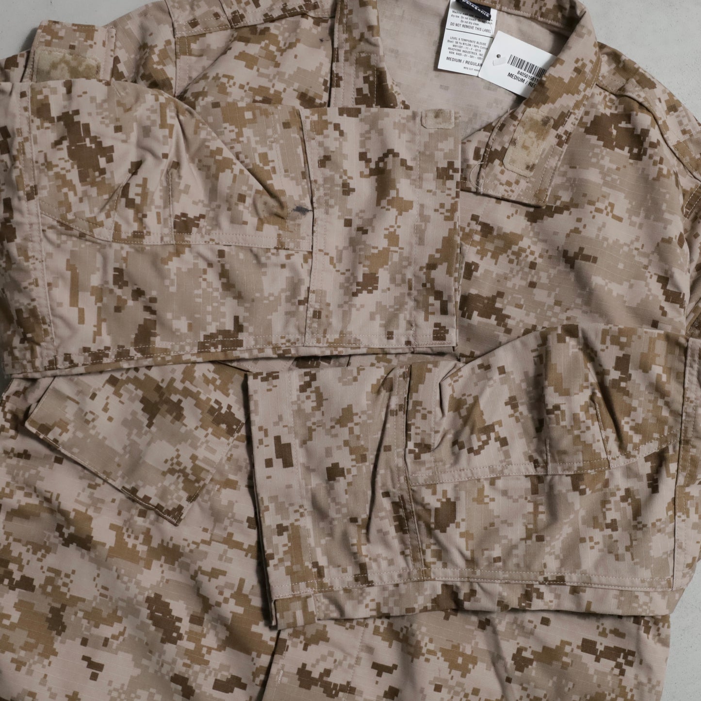 DEAD STOCK PATAGONIA MARS LEVEL 9 TEMPERATE BLOUSE (MEDIUM/REGULAR)