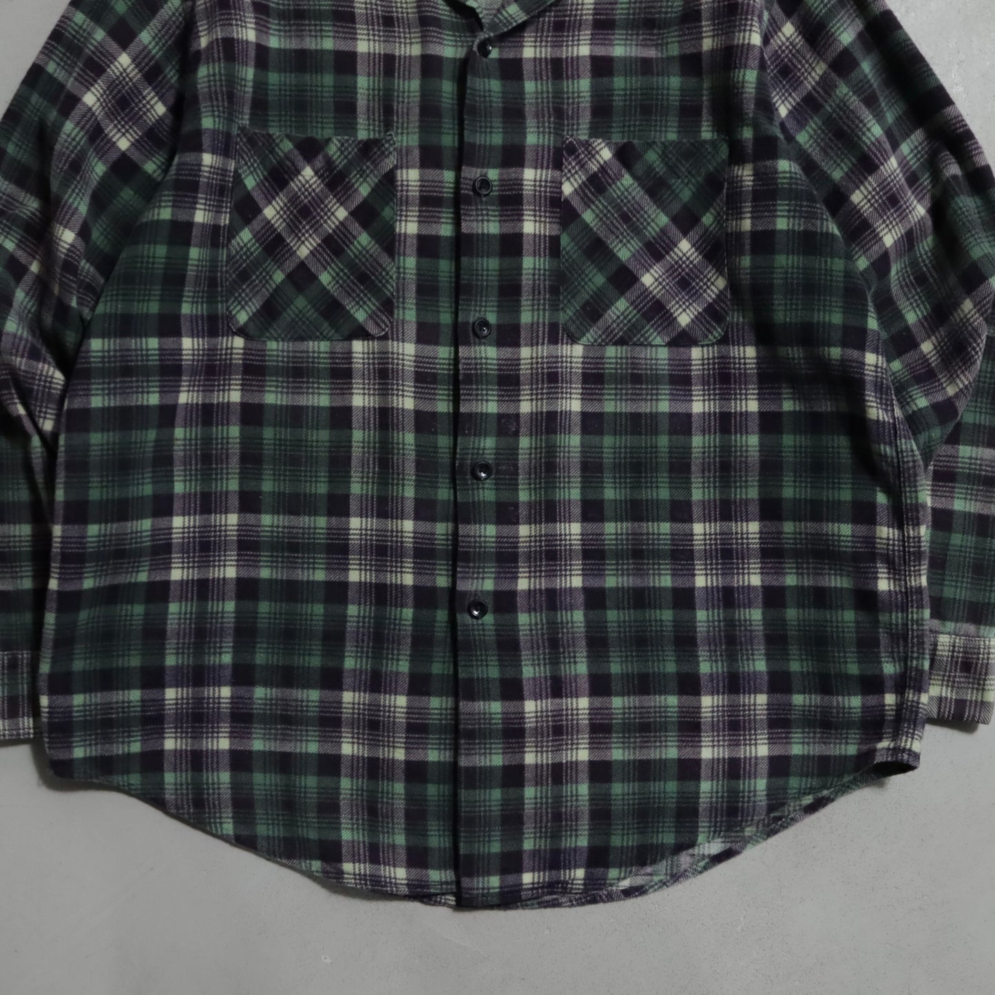 BIG MAC PLAID PRINT FLANNEL SHIRT (LARGE/GOOD CONDITION)