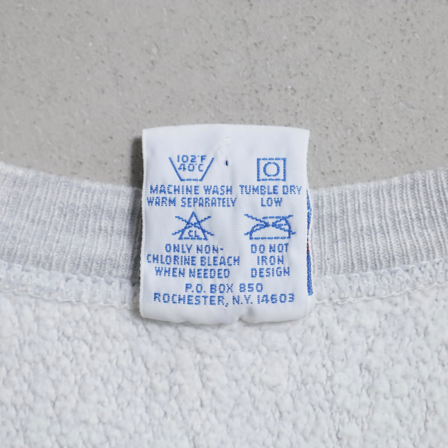 CHAMPION REVERSE WEAVE SWEAT SHIRT (LARGE/GOOD CONDITION)