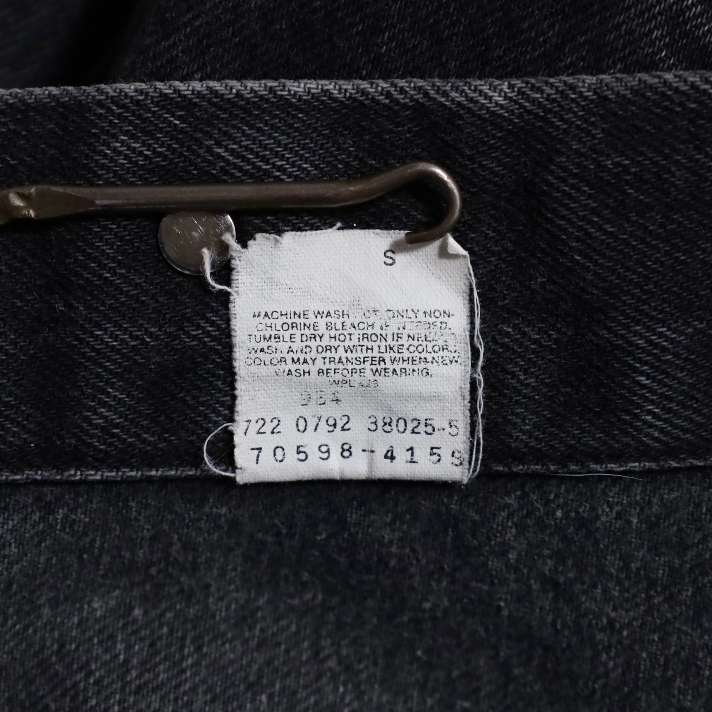 LEVI'S 70598-4159 BLACK DENIM JACKET (XLARGE/GOOD CONDITION)