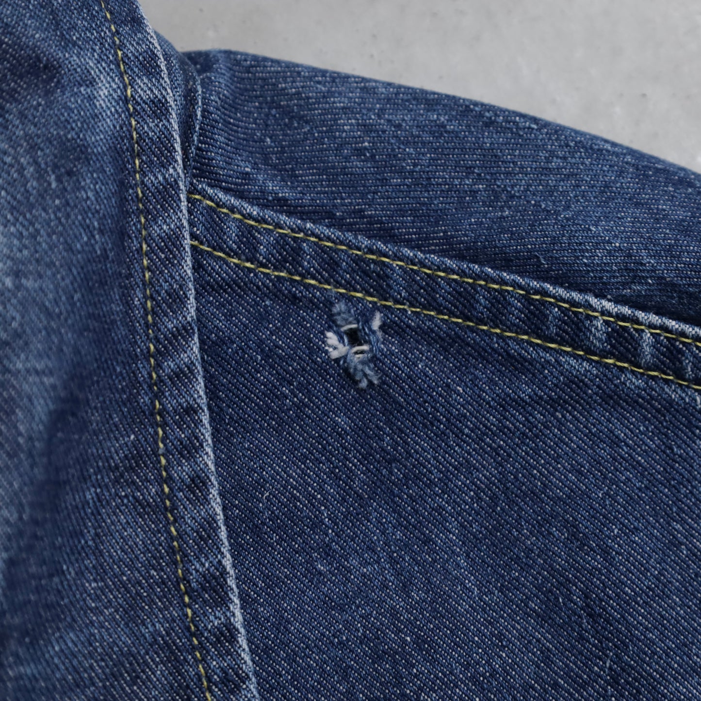 LEE 101-J DENIM JACKET (SIZE 48R/GOOD CONDITION)