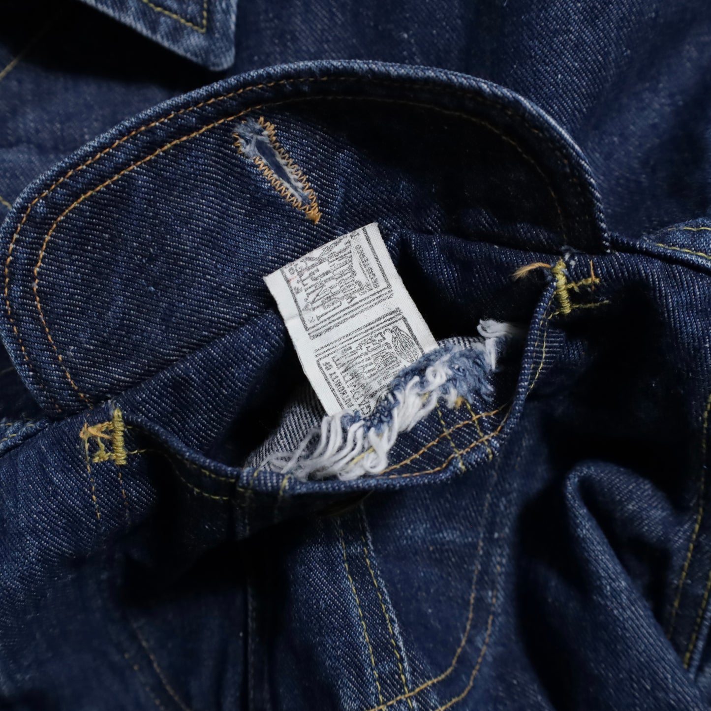 LEE 101-J DENIM JACKET (SIZE 48R/GOOD CONDITION)