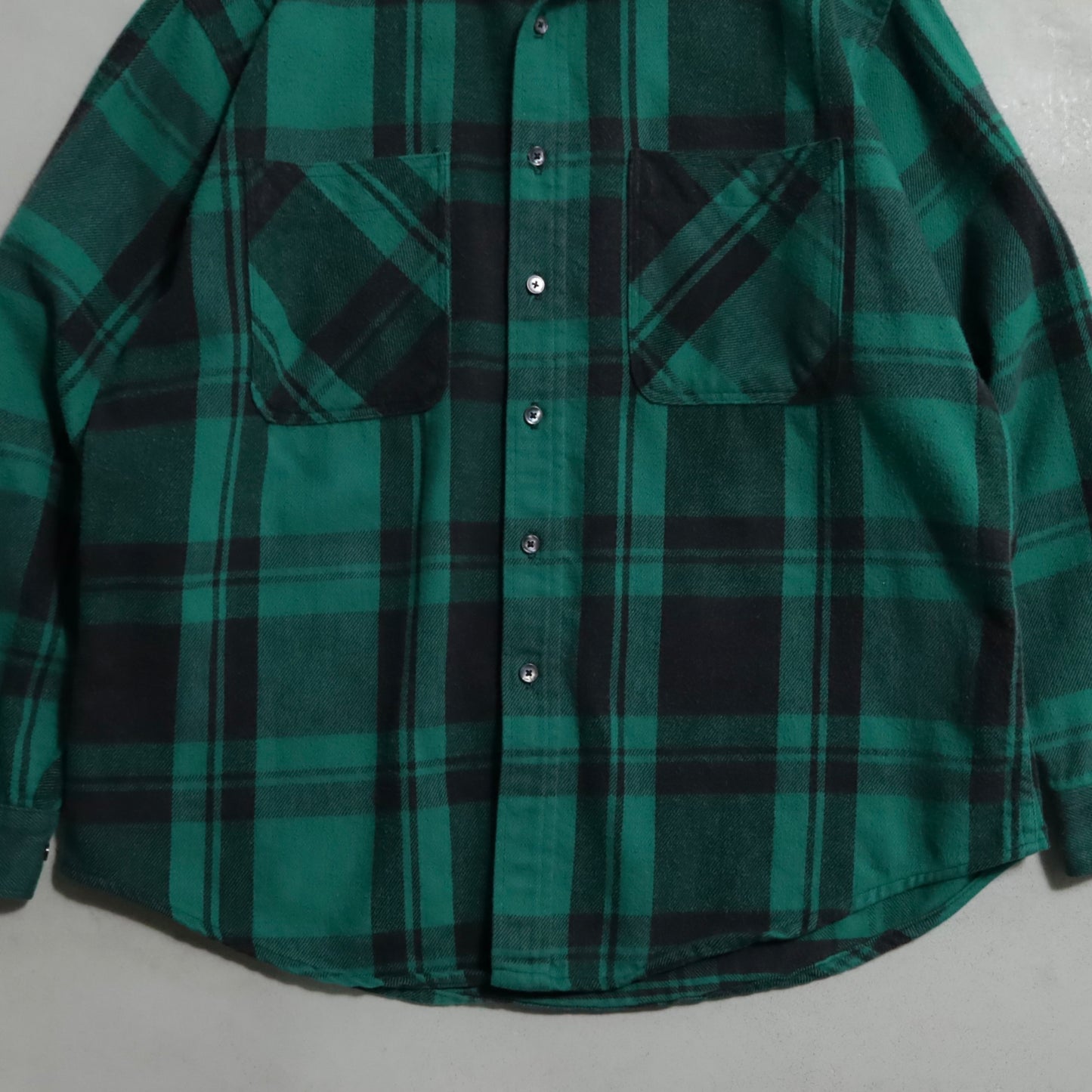 STJOHN'SBAY PLAID HEAVY FLANNEL SHIRT (XLARGE/GOOD CONDITION)