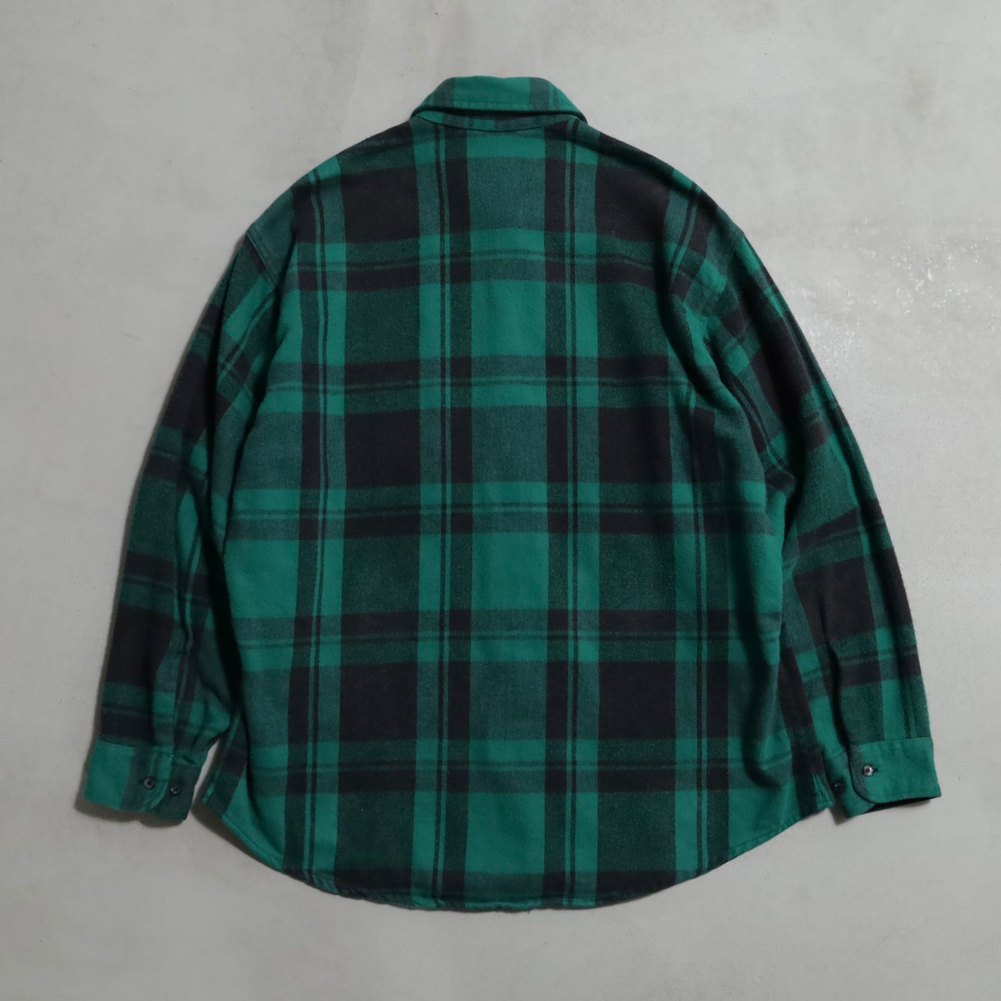 STJOHN'SBAY PLAID HEAVY FLANNEL SHIRT (XLARGE/GOOD CONDITION)