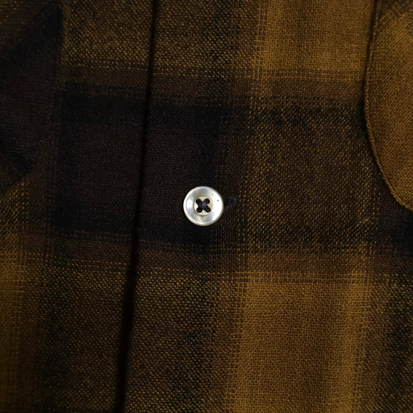 PENDLETON SHADOW PLAID WOOL BOX SHIRT (MEDIUM/GOOD CONDITION)