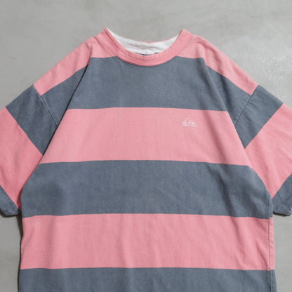 QUIKSILVER WIDE STRIPED PATTERN T-SHIRT (LARGE/GOOD CONDITION)