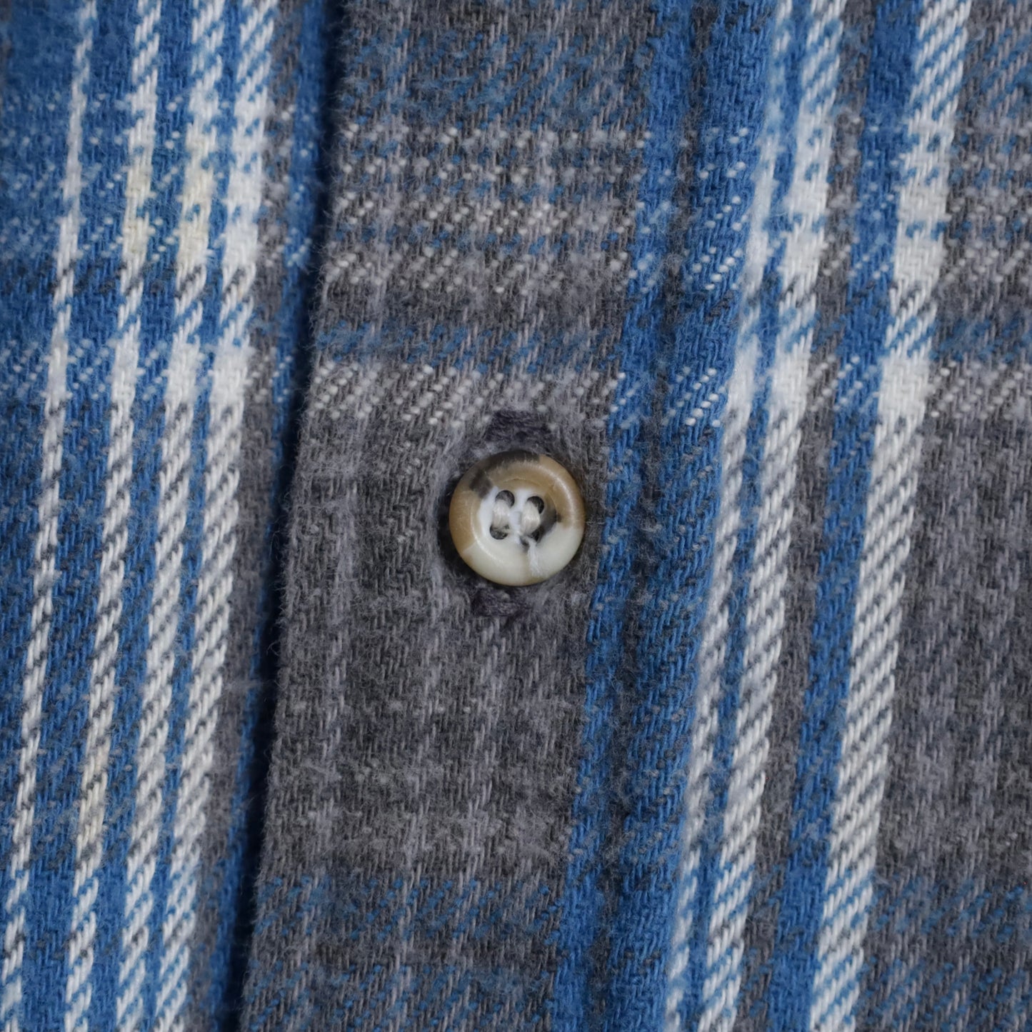FIVEBROTHER PLAID HEAVY FLANNEL SHIRT (LARGE/GOOD CONDITION)