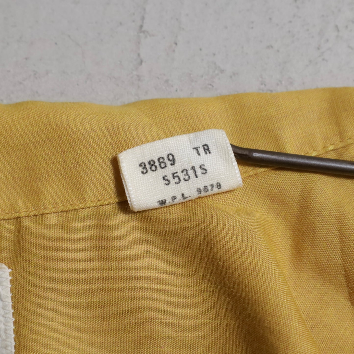 ARROW LOOP COLLAR BOX SHIRT (XLARGE/GOOD CONDITION)