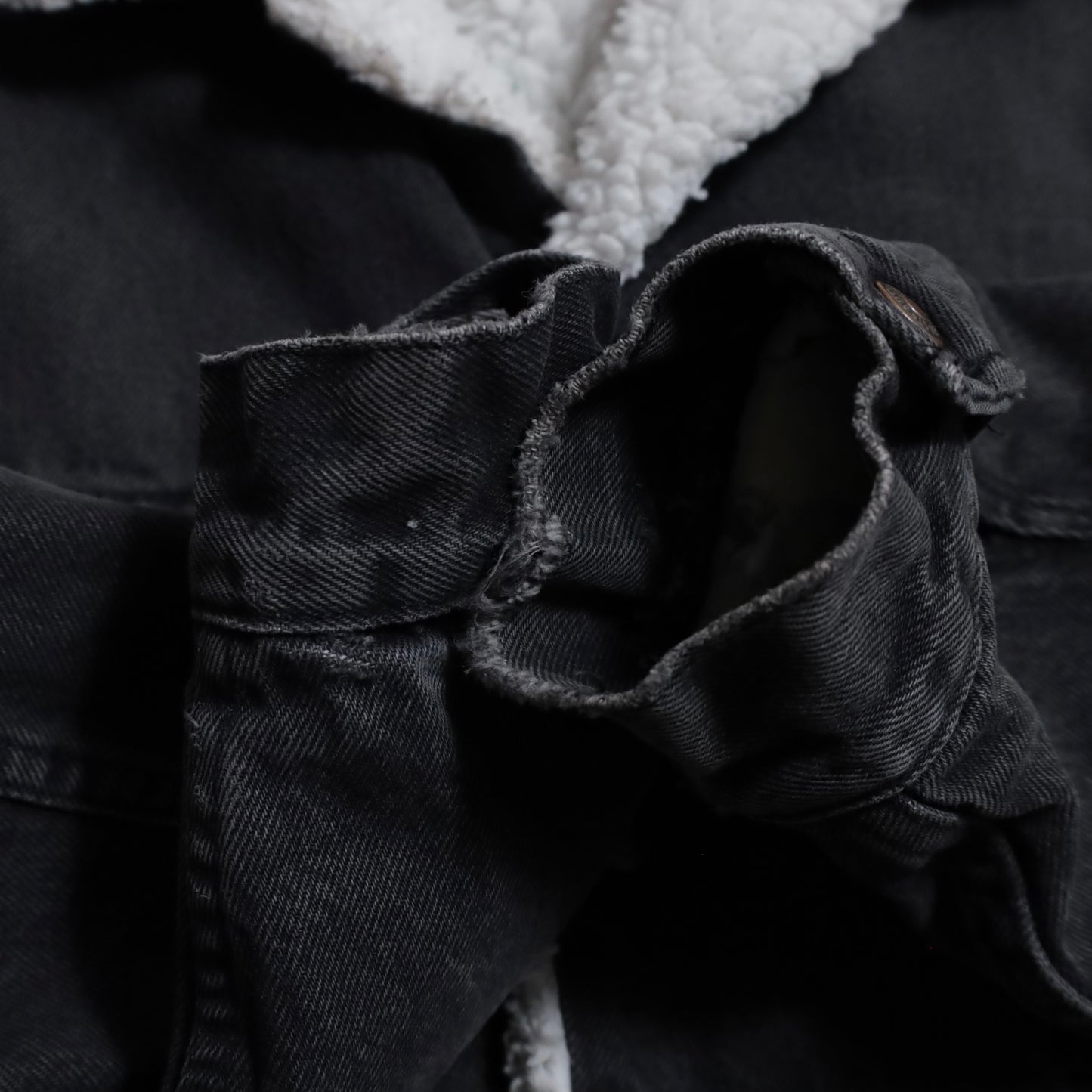 LEVI'S 70609-0270 BLACK DENIM BOA RANCH JACKET (LARGE/GOOD CONDITION)