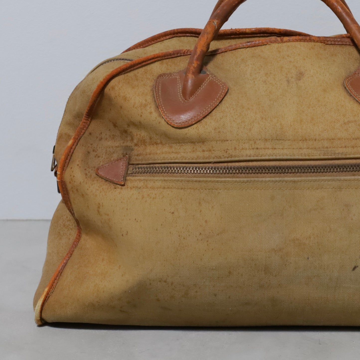 L.L.BEAN ZIPPER DUFFLE BAG WITH BRASS LUGGAGE LOCK (GOOD CONDITION)