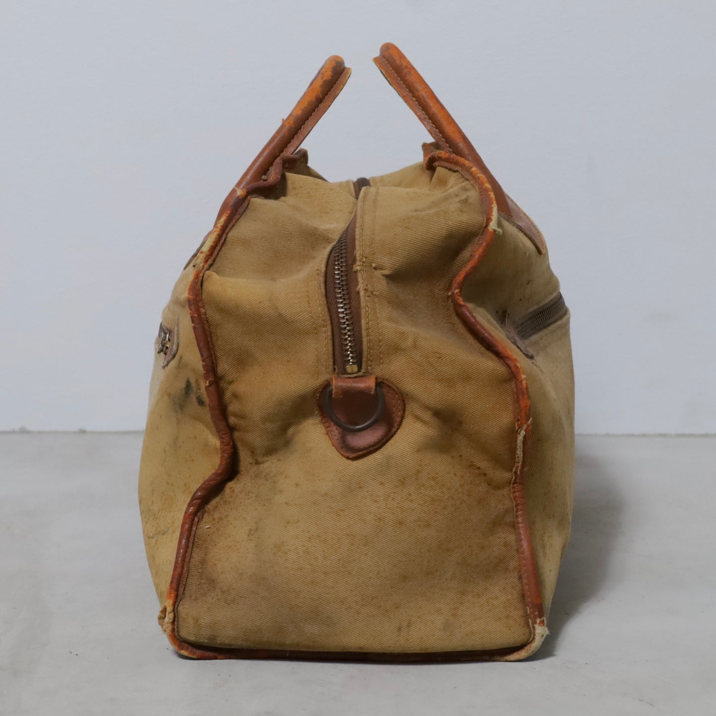 L.L.BEAN ZIPPER DUFFLE BAG WITH BRASS LUGGAGE LOCK (GOOD CONDITION)