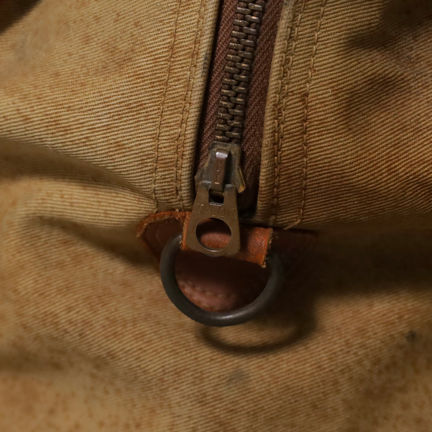 L.L.BEAN ZIPPER DUFFLE BAG WITH BRASS LUGGAGE LOCK (GOOD CONDITION)
