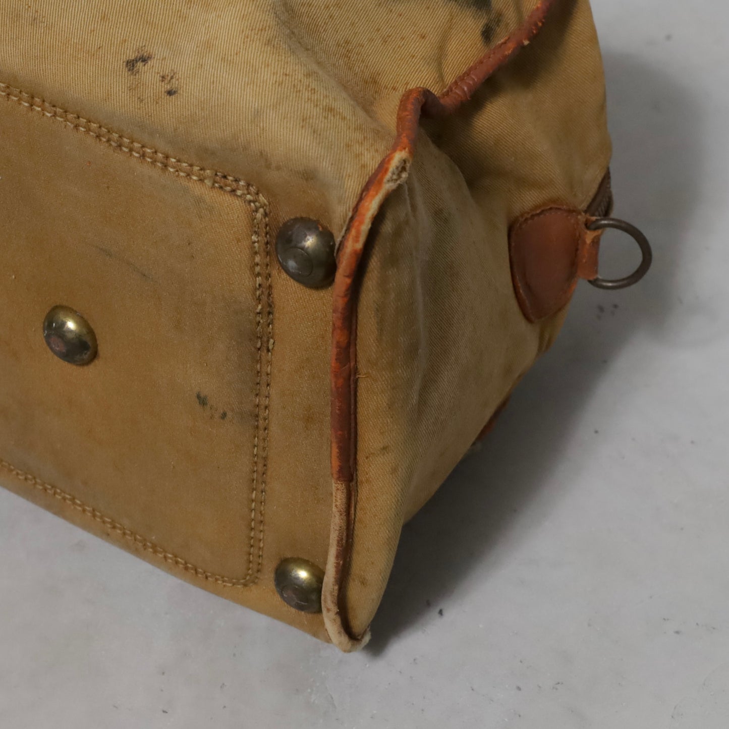 L.L.BEAN ZIPPER DUFFLE BAG WITH BRASS LUGGAGE LOCK (GOOD CONDITION)
