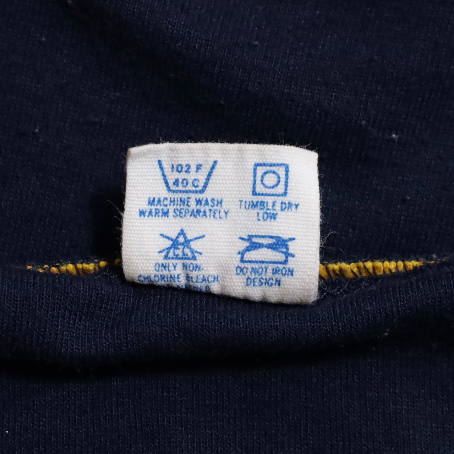 CHAMPION "MERRIMACK COLLEGE" W/F T-SHIRT (XLARGE/GOOD CONDITION)