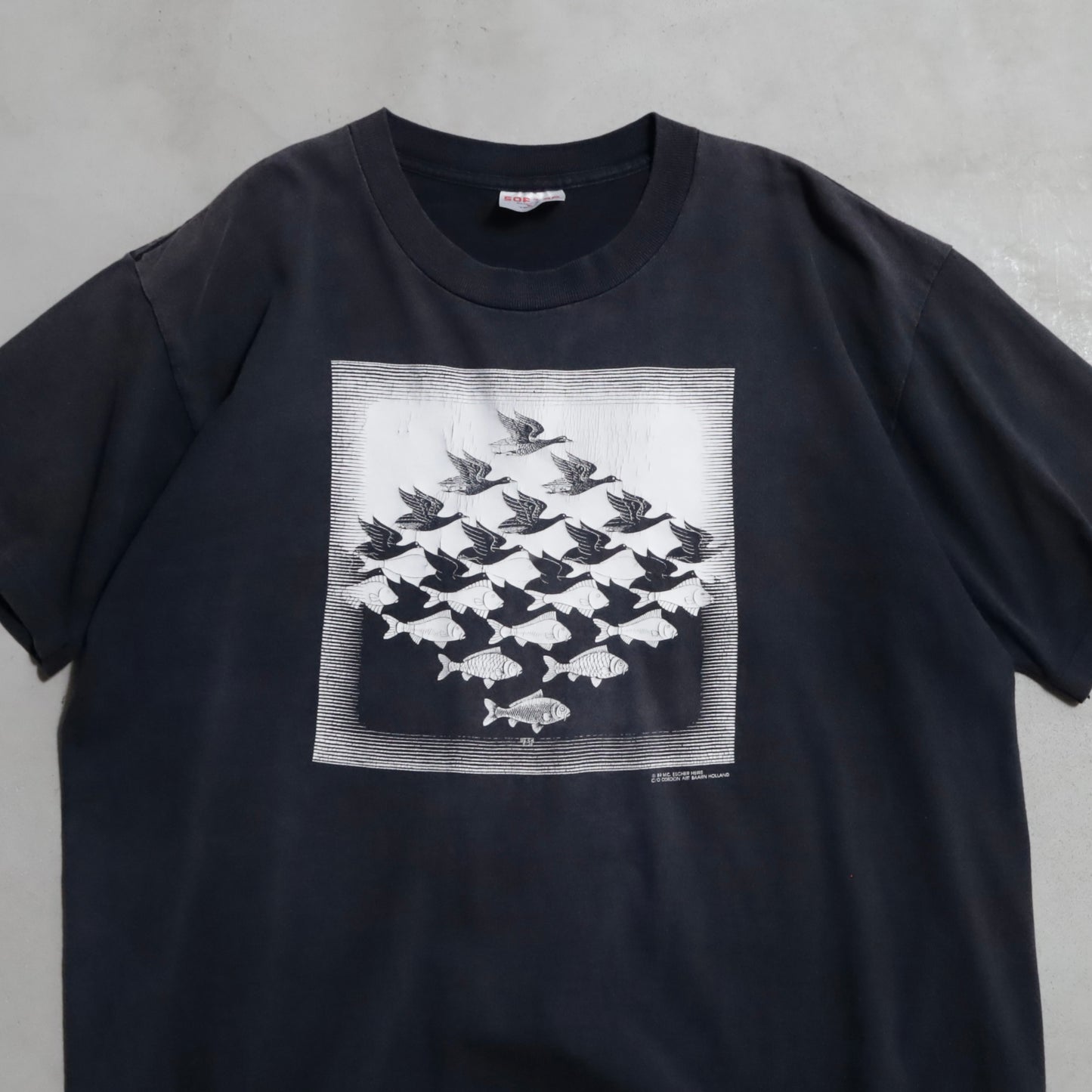 M.C.ESCHER ART T-SHIRT (XLARGE/GOOD CONDITION)