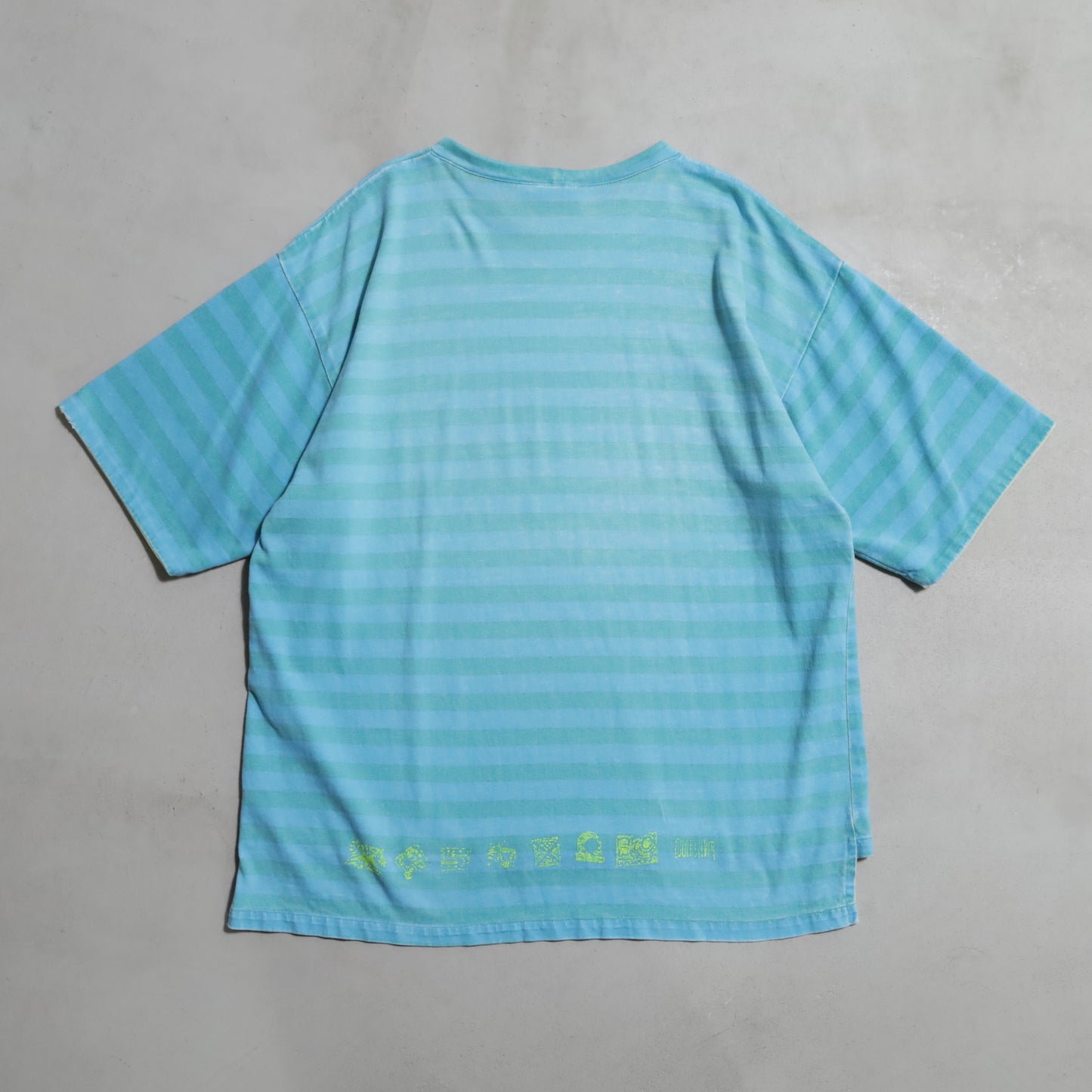 QUIKSILVER STRIPED PATTERN T-SHIRT (LARGE/GOOD CONDITION)