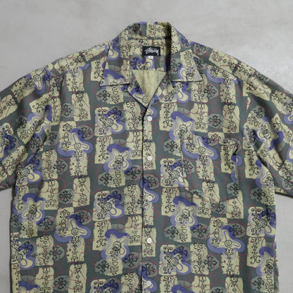 STUSSY ALL-OVER PATTERN RAYON LOOP COLLAR SHIRT (SMALL/VERY GOOD CONDITION)