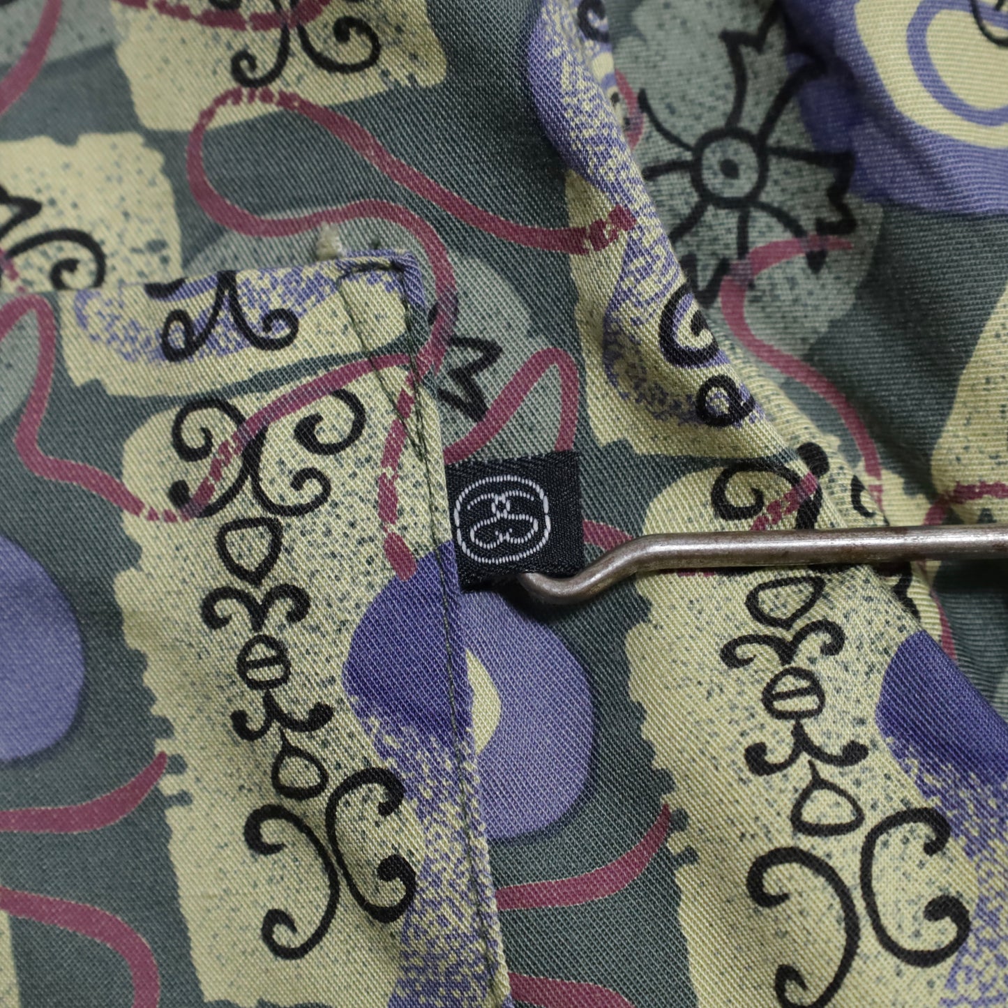 STUSSY ALL-OVER PATTERN RAYON LOOP COLLAR SHIRT (SMALL/VERY GOOD CONDITION)