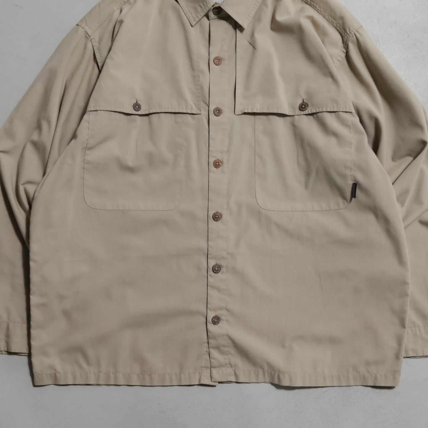 PATAGONIA ISLAND HOPPER SHIRT (LARGE/GOOD CONDITION)
