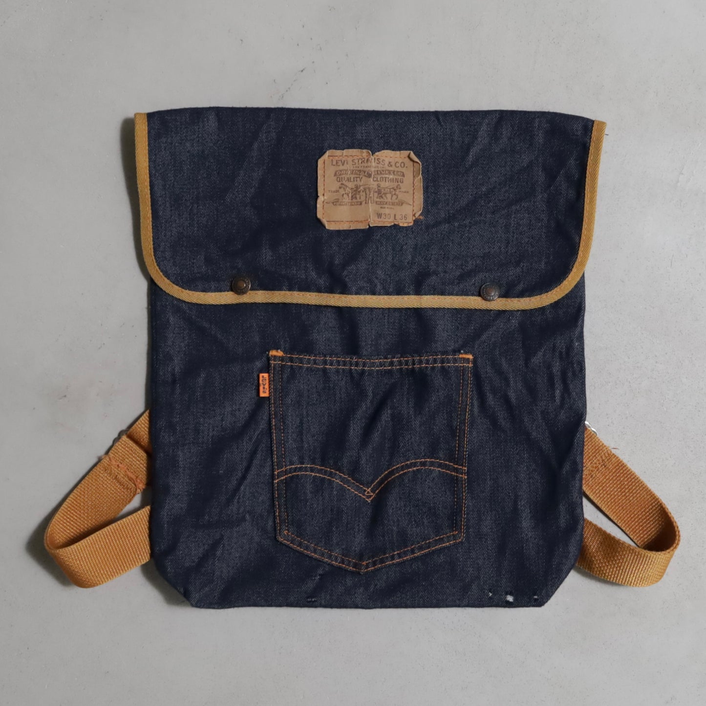 LEVI'S DENIM BACKPACK (GOOD CONDITION)
