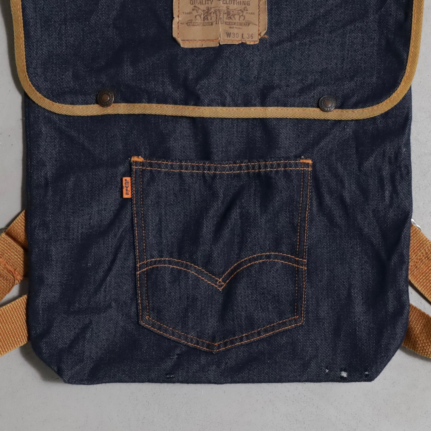 LEVI'S DENIM BACKPACK (GOOD CONDITION)