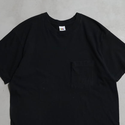 FRUIT OF THE LOOM BLACK PLAIN T-SHIRT (ONE POCKET/XLARGE/GOOD CONDITION)