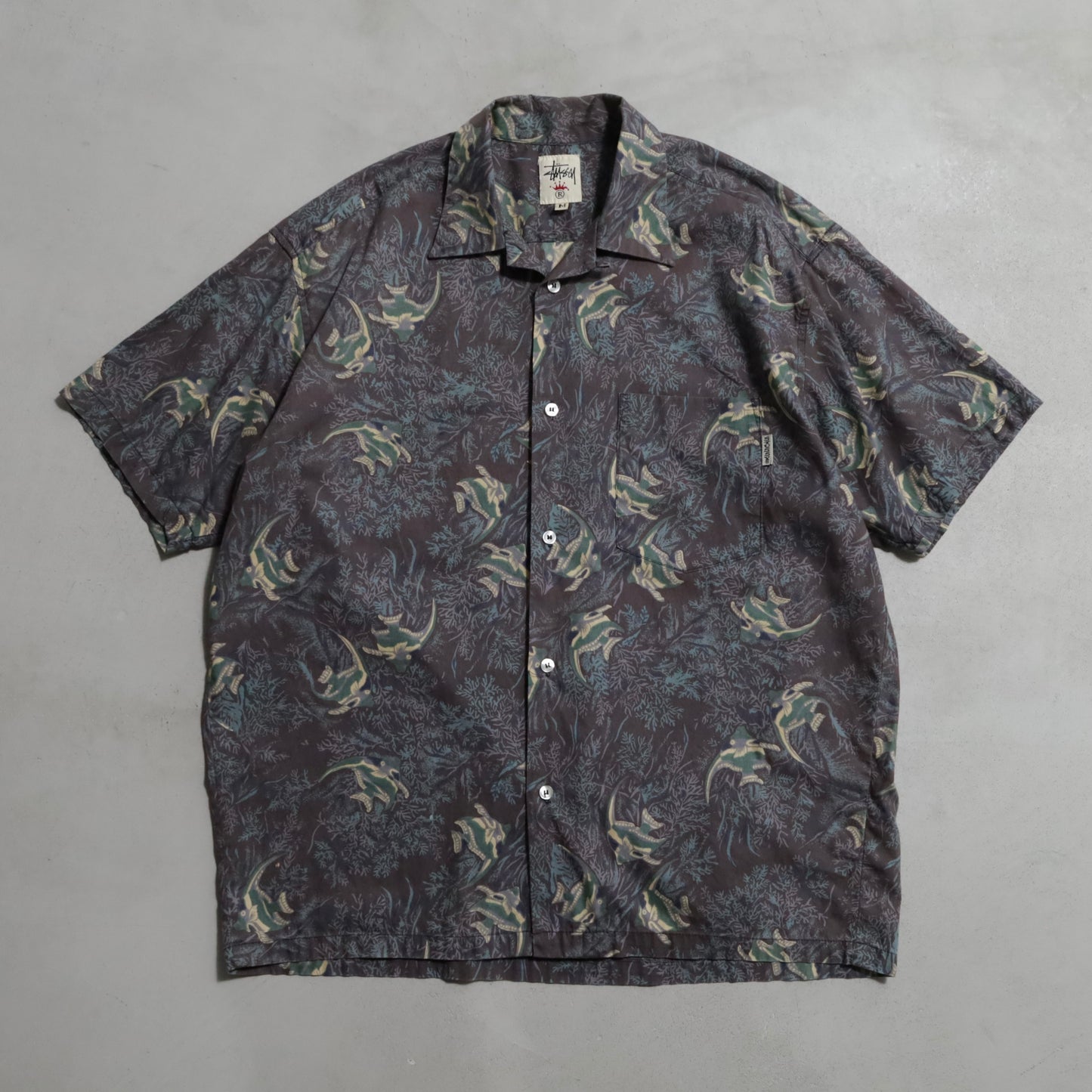 STUSSY ALL-OVER PATTERN LOOP COLLAR SHIRT (MEDIUM/VERY GOOD CONDITION)